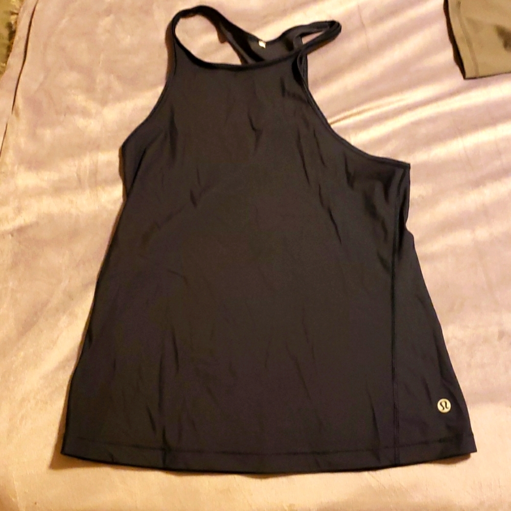 Lululemon top